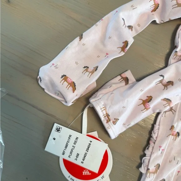 Magnetic Me Onesie - brand new - Picture 4 of 4